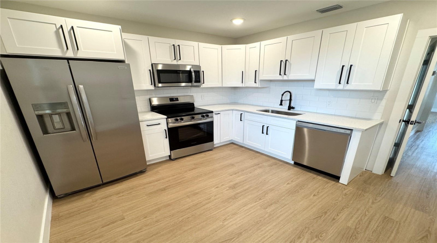St Petersburg, Florida 33703, 7 Bedroom Bedrooms, ,5 Bathroombathrooms,Residential,For Sale,53Rd,0,Mfrtb8528660