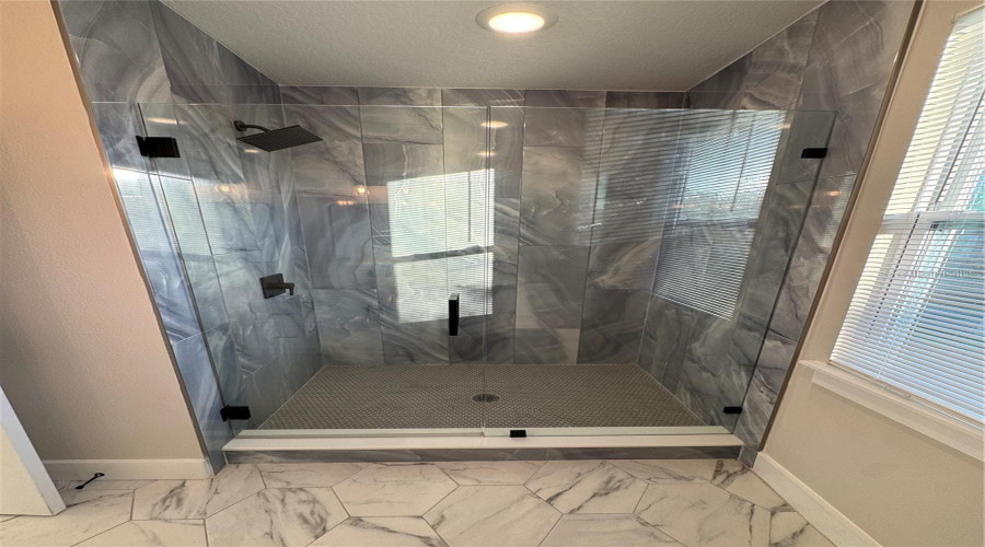 St Petersburg, Florida 33703, 7 Bedroom Bedrooms, ,5 Bathroombathrooms,Residential,For Sale,53Rd,0,Mfrtb8528660