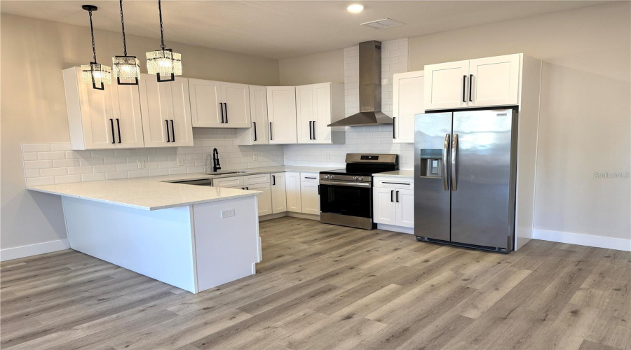 St Petersburg, Florida 33703, 7 Bedroom Bedrooms, ,5 Bathroombathrooms,Residential,For Sale,53Rd,0,Mfrtb8528660