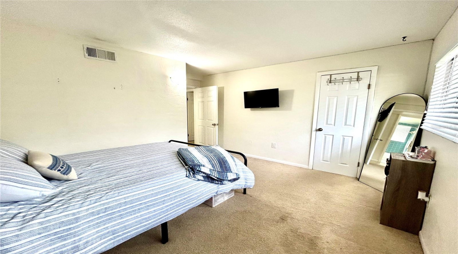 Guest Bedroom #1