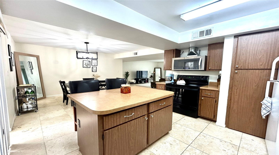 Kitchen With Breakfast Bar