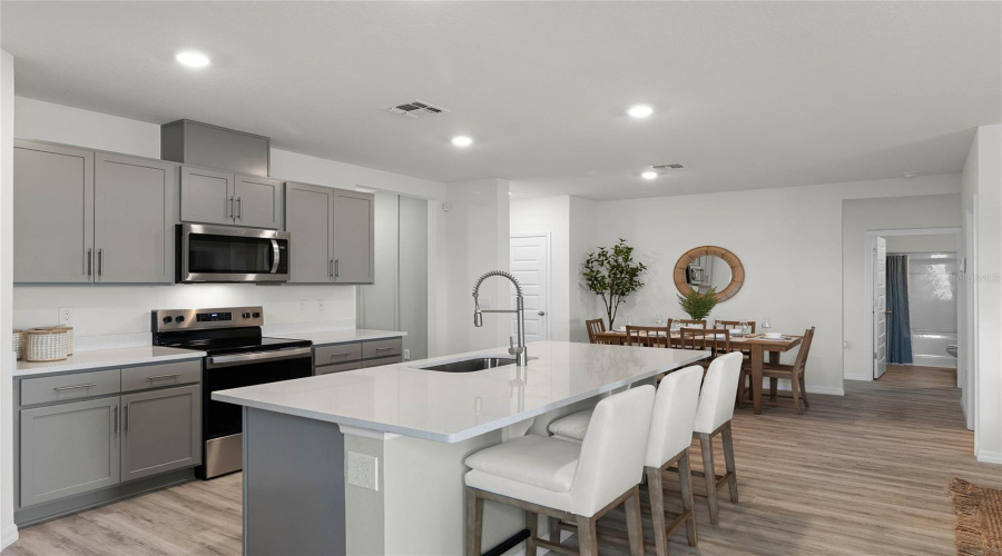 Lakeland, Florida 33810, 5 Bedroom Bedrooms, ,3 Bathroombathrooms,Residential,For Sale,Forrest Fox,0,Mfro6401686