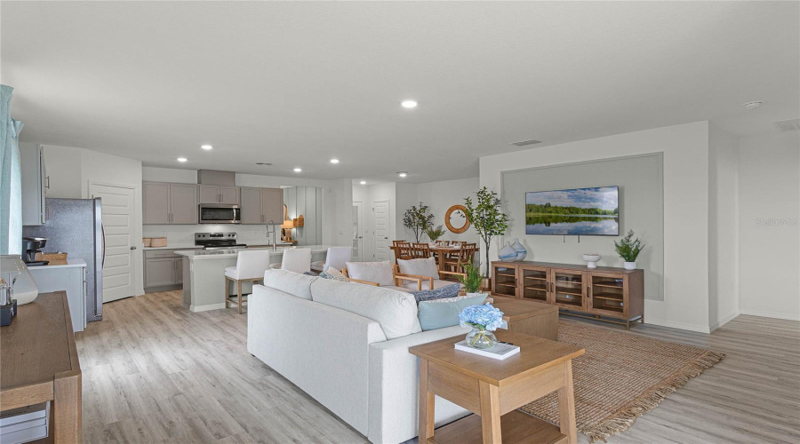 Lakeland, Florida 33810, 5 Bedroom Bedrooms, ,3 Bathroombathrooms,Residential,For Sale,Forrest Fox,0,Mfro6401686