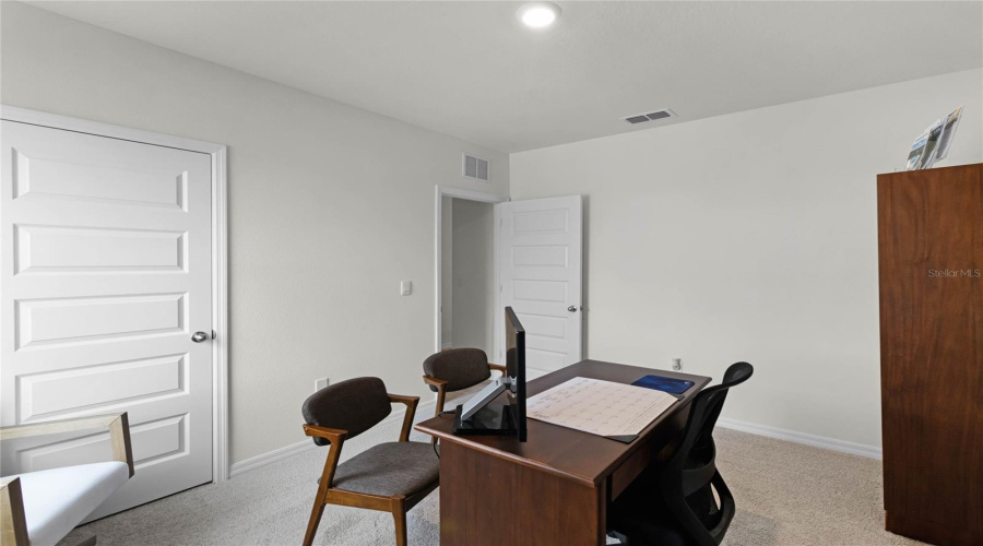 Lakeland, Florida 33810, 5 Bedroom Bedrooms, ,3 Bathroombathrooms,Residential,For Sale,Forrest Fox,0,Mfro6401686