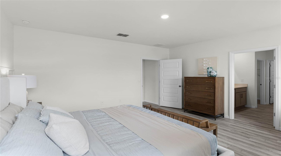 Lakeland, Florida 33810, 5 Bedroom Bedrooms, ,3 Bathroombathrooms,Residential,For Sale,Forrest Fox,0,Mfro6401686