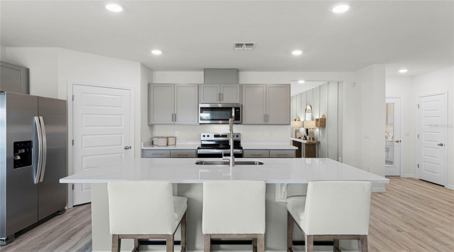 Lakeland, Florida 33810, 5 Bedroom Bedrooms, ,3 Bathroombathrooms,Residential,For Sale,Forrest Fox,0,Mfro6401686
