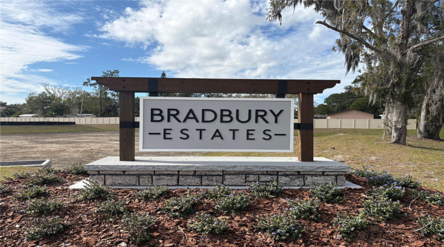Sanford, Florida 32773, 5 Bedroom Bedrooms, ,3 Bathroombathrooms,Residential,For Sale,Bradbury,0,Mfro6408715