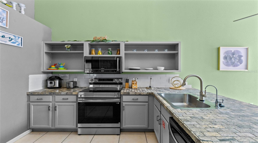 Kissimmee, Florida 34746, 5 Bedroom Bedrooms, ,3 Bathroombathrooms,Residential,For Sale,Lake Berkley,0,Mfro6436418