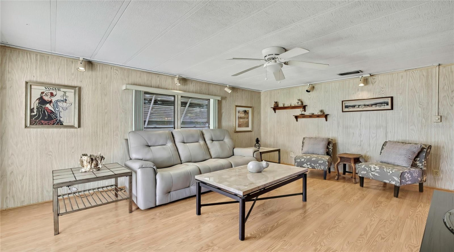 Holiday, Florida 34690, 2 Bedroom Bedrooms, ,2 Bathroombathrooms,Residential,For Sale,Nantucket,0,Mfrtb8467321