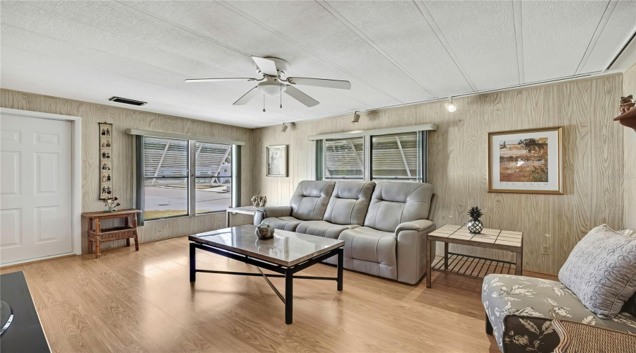 Holiday, Florida 34690, 2 Bedroom Bedrooms, ,2 Bathroombathrooms,Residential,For Sale,Nantucket,0,Mfrtb8467321