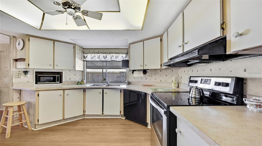 Holiday, Florida 34690, 2 Bedroom Bedrooms, ,2 Bathroombathrooms,Residential,For Sale,Nantucket,0,Mfrtb8467321