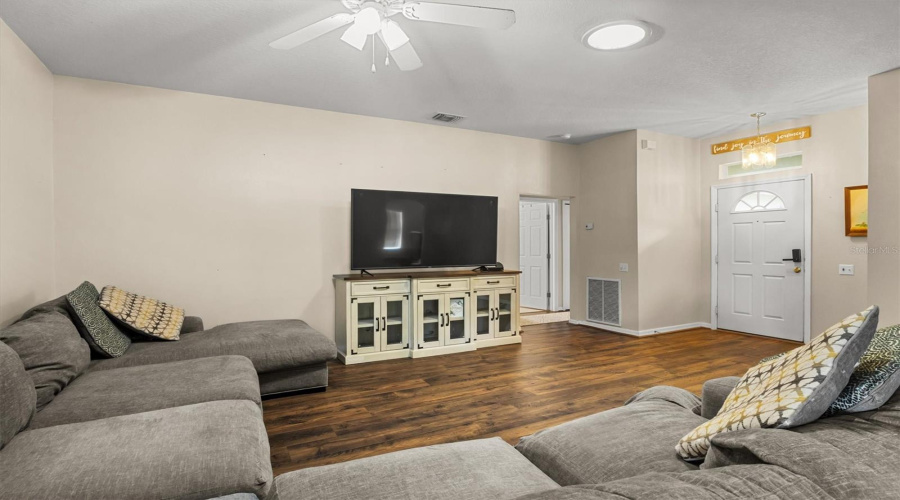 Lakeland, Florida 33811, 3 Bedroom Bedrooms, ,2 Bathroombathrooms,Residential,For Sale,Whistlewood,0,Mfrl4964132