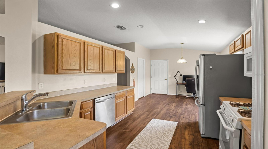 Lakeland, Florida 33811, 3 Bedroom Bedrooms, ,2 Bathroombathrooms,Residential,For Sale,Whistlewood,0,Mfrl4964132