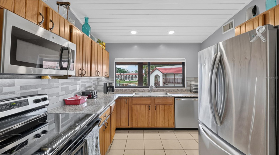 Lake Wales, Florida 33898, 2 Bedroom Bedrooms, ,2 Bathroombathrooms,Residential,For Sale,Village,0,Mfrp4939713