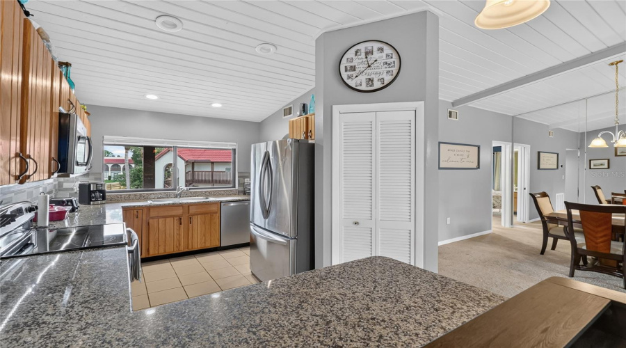 Lake Wales, Florida 33898, 2 Bedroom Bedrooms, ,2 Bathroombathrooms,Residential,For Sale,Village,0,Mfrp4939713