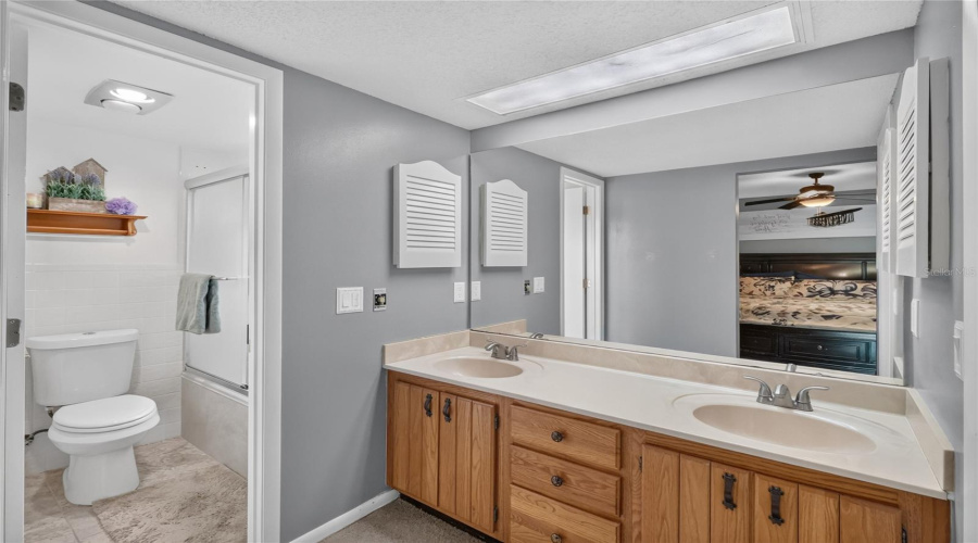 Lake Wales, Florida 33898, 2 Bedroom Bedrooms, ,2 Bathroombathrooms,Residential,For Sale,Village,0,Mfrp4939713
