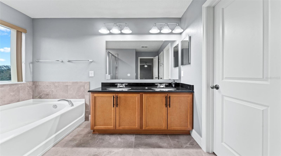 Orlando, Florida 32824, 4 Bedroom Bedrooms, ,3 Bathroombathrooms,Residential,For Sale,Ward,0,Mfro6387846