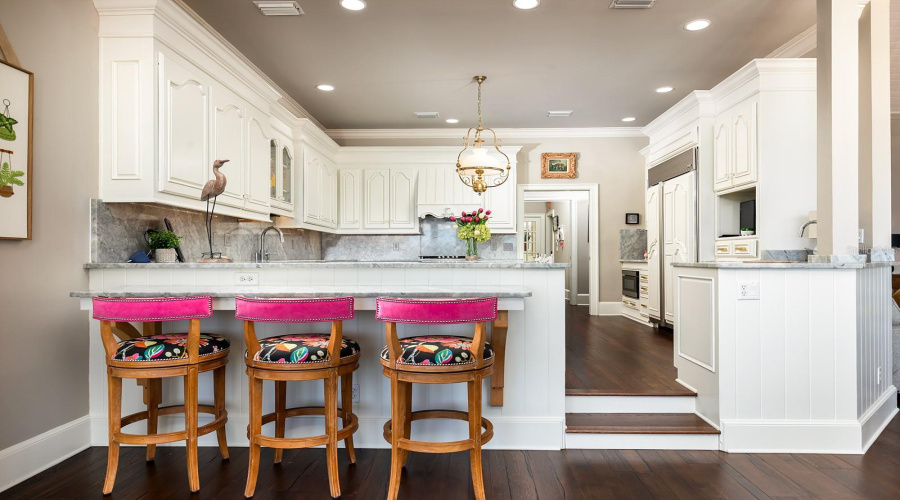 Snack Bar And Wet Bar Area Right Under The Loft Area. Perfect For Quick Meals On The Run.