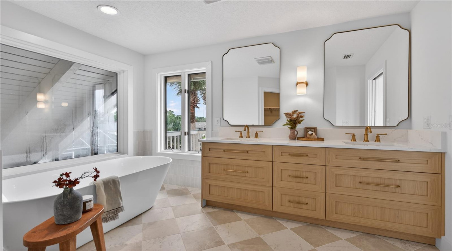 Palm Coast, Florida 32137, 5 Bedroom Bedrooms, ,3 Bathroombathrooms,Residential,For Sale,Chinook,0,Mfrfc318980