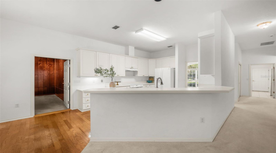 Gainesville, Florida 32607, 4 Bedroom Bedrooms, ,3 Bathroombathrooms,Residential,For Sale,82Nd,0,Mfrgc543012