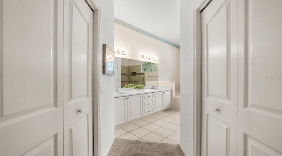 Gainesville, Florida 32607, 4 Bedroom Bedrooms, ,3 Bathroombathrooms,Residential,For Sale,82Nd,0,Mfrgc543012