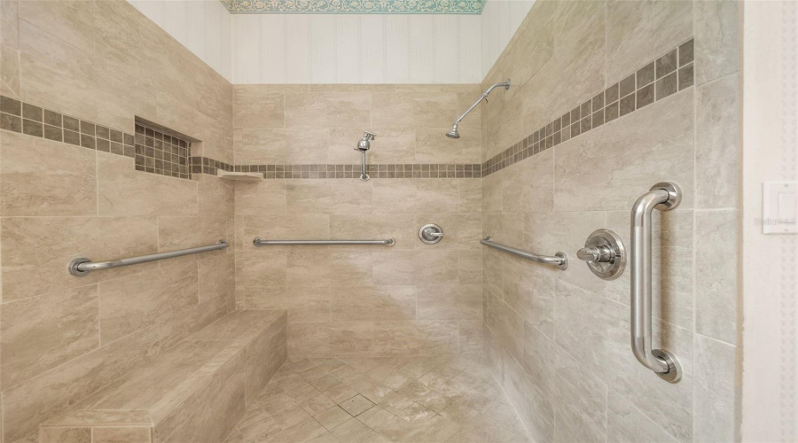 Gainesville, Florida 32607, 4 Bedroom Bedrooms, ,3 Bathroombathrooms,Residential,For Sale,82Nd,0,Mfrgc543012