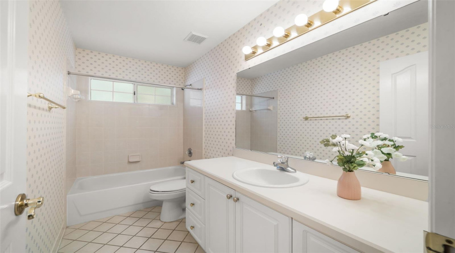 Gainesville, Florida 32607, 4 Bedroom Bedrooms, ,3 Bathroombathrooms,Residential,For Sale,82Nd,0,Mfrgc543012