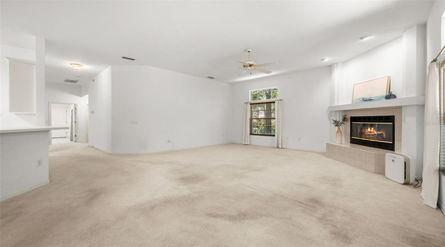 Gainesville, Florida 32607, 4 Bedroom Bedrooms, ,3 Bathroombathrooms,Residential,For Sale,82Nd,0,Mfrgc543012