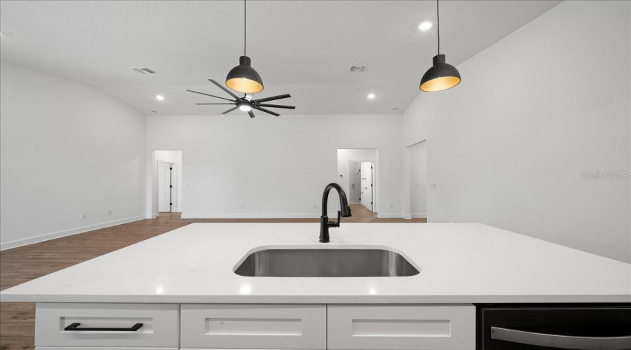 Weeki Wachee, Florida 34613, 4 Bedroom Bedrooms, ,3 Bathroombathrooms,Residential,For Sale,Dotted Wren,0,Mfro6416633