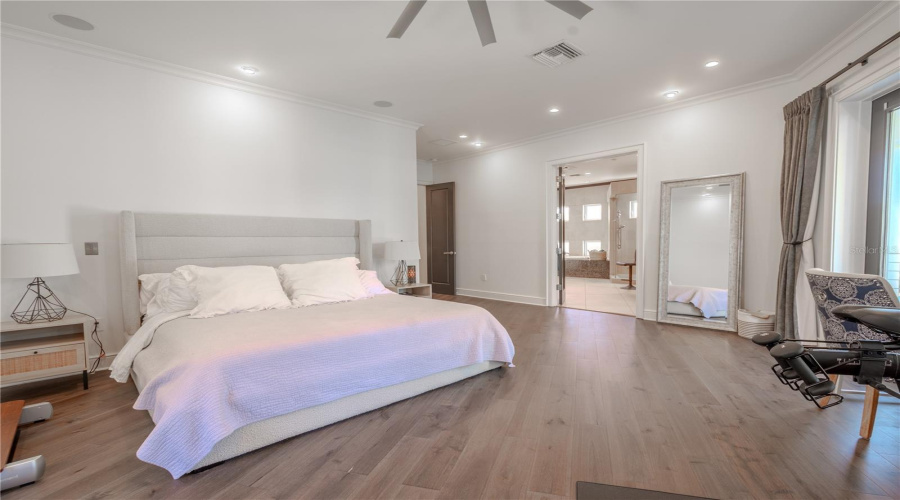 Tampa, Florida 33611, 6 Bedroom Bedrooms, ,4 Bathroombathrooms,Residential,For Sale,Trilby,0,Mfrtb8513157