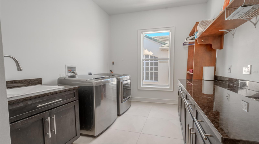 Tampa, Florida 33611, 6 Bedroom Bedrooms, ,4 Bathroombathrooms,Residential,For Sale,Trilby,0,Mfrtb8513157