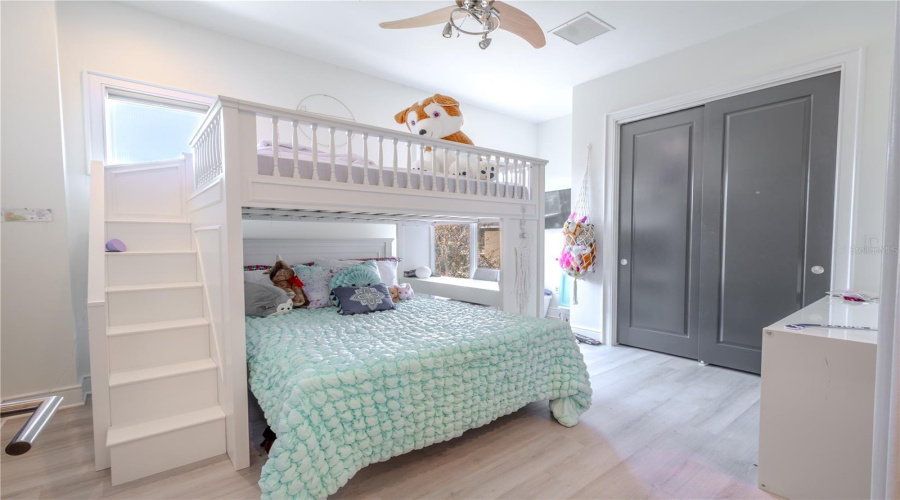 Tampa, Florida 33611, 6 Bedroom Bedrooms, ,4 Bathroombathrooms,Residential,For Sale,Trilby,0,Mfrtb8513157