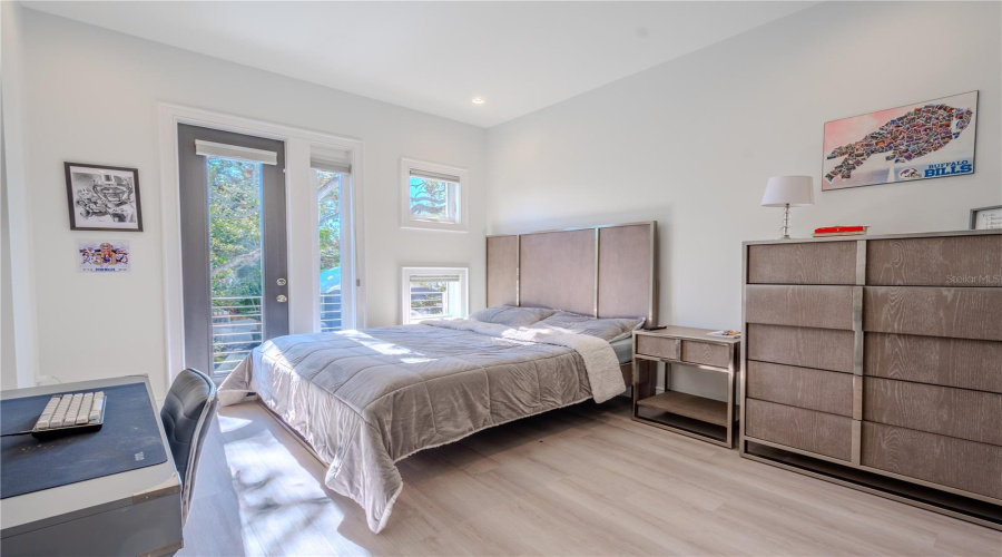 Tampa, Florida 33611, 6 Bedroom Bedrooms, ,4 Bathroombathrooms,Residential,For Sale,Trilby,0,Mfrtb8513157