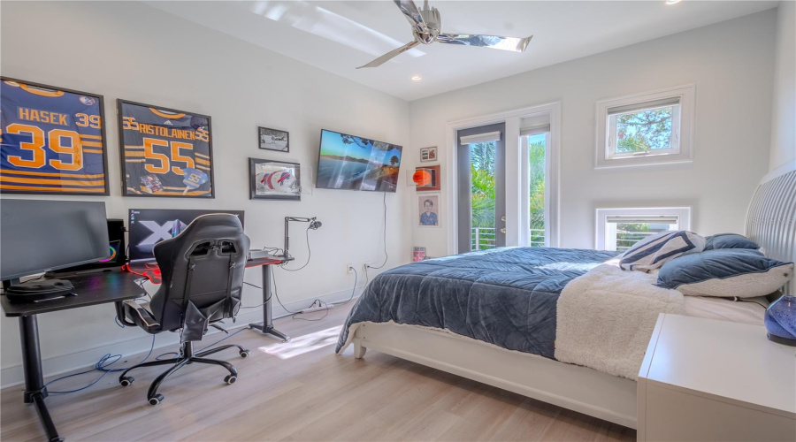 Tampa, Florida 33611, 6 Bedroom Bedrooms, ,4 Bathroombathrooms,Residential,For Sale,Trilby,0,Mfrtb8513157