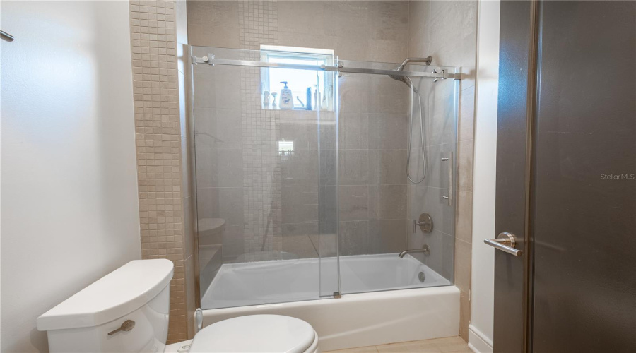 Tampa, Florida 33611, 6 Bedroom Bedrooms, ,4 Bathroombathrooms,Residential,For Sale,Trilby,0,Mfrtb8513157