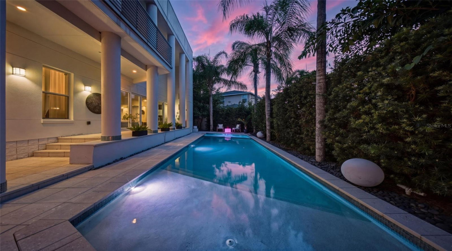 Tampa, Florida 33611, 6 Bedroom Bedrooms, ,4 Bathroombathrooms,Residential,For Sale,Trilby,0,Mfrtb8513157