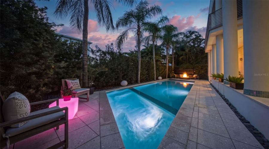 Tampa, Florida 33611, 6 Bedroom Bedrooms, ,4 Bathroombathrooms,Residential,For Sale,Trilby,0,Mfrtb8513157
