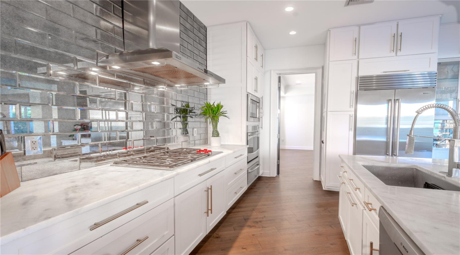Tampa, Florida 33611, 6 Bedroom Bedrooms, ,4 Bathroombathrooms,Residential,For Sale,Trilby,0,Mfrtb8513157