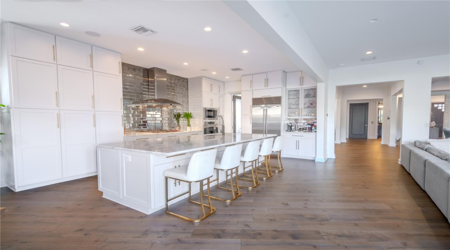 Tampa, Florida 33611, 6 Bedroom Bedrooms, ,4 Bathroombathrooms,Residential,For Sale,Trilby,0,Mfrtb8513157