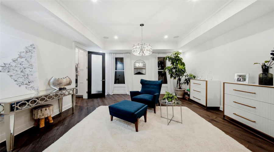 Tampa, Florida 33611, 6 Bedroom Bedrooms, ,4 Bathroombathrooms,Residential,For Sale,Trilby,0,Mfrtb8513157