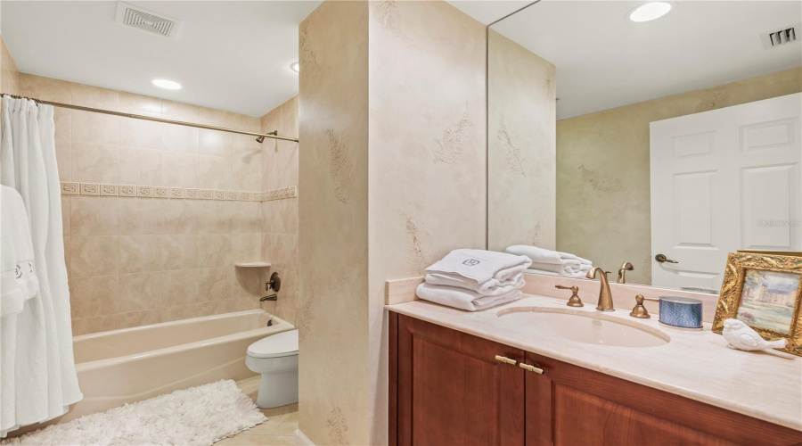 Palm Coast, Florida 32137, 2 Bedroom Bedrooms, ,2 Bathroombathrooms,Residential,For Sale,Avenue De La Mer,0,Mfrfc320990