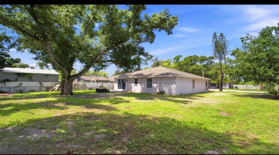 Bradenton, Florida 34203, 3 Bedroom Bedrooms, ,2 Bathroombathrooms,Residential,For Sale,11Th,0,Mfra4701835