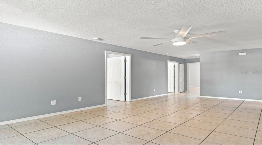 Bradenton, Florida 34203, 3 Bedroom Bedrooms, ,2 Bathroombathrooms,Residential,For Sale,11Th,0,Mfra4701835