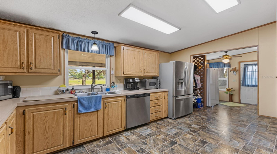 Trenton, Florida 32693, 3 Bedroom Bedrooms, ,2 Bathroombathrooms,Residential,For Sale,55Th,0,Mfrgc540023