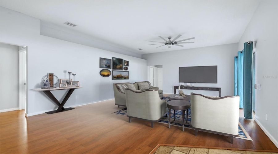 Plant City, Florida 33567, 4 Bedroom Bedrooms, ,3 Bathroombathrooms,Residential,For Sale,Windmill Pointe Dr,0,Mfra4685637