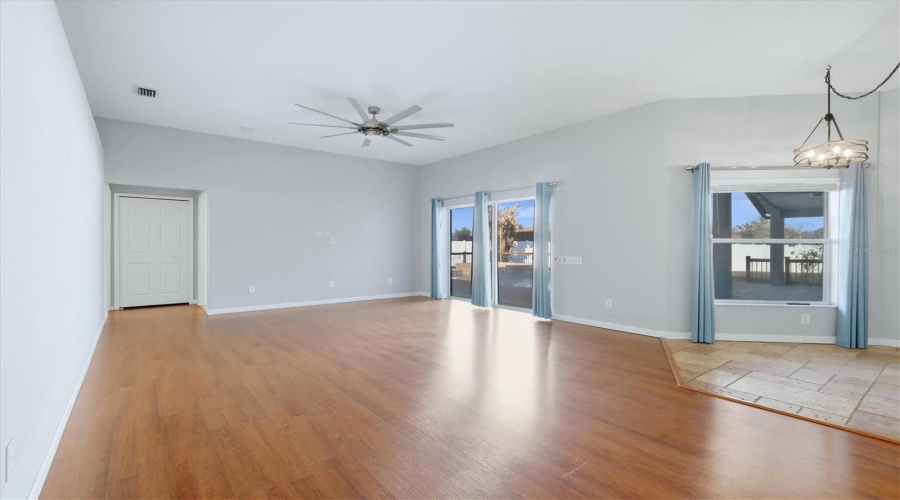Plant City, Florida 33567, 4 Bedroom Bedrooms, ,3 Bathroombathrooms,Residential,For Sale,Windmill Pointe Dr,0,Mfra4685637