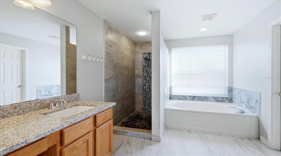 Plant City, Florida 33567, 4 Bedroom Bedrooms, ,3 Bathroombathrooms,Residential,For Sale,Windmill Pointe Dr,0,Mfra4685637