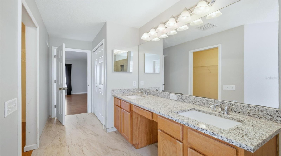Plant City, Florida 33567, 4 Bedroom Bedrooms, ,3 Bathroombathrooms,Residential,For Sale,Windmill Pointe Dr,0,Mfra4685637