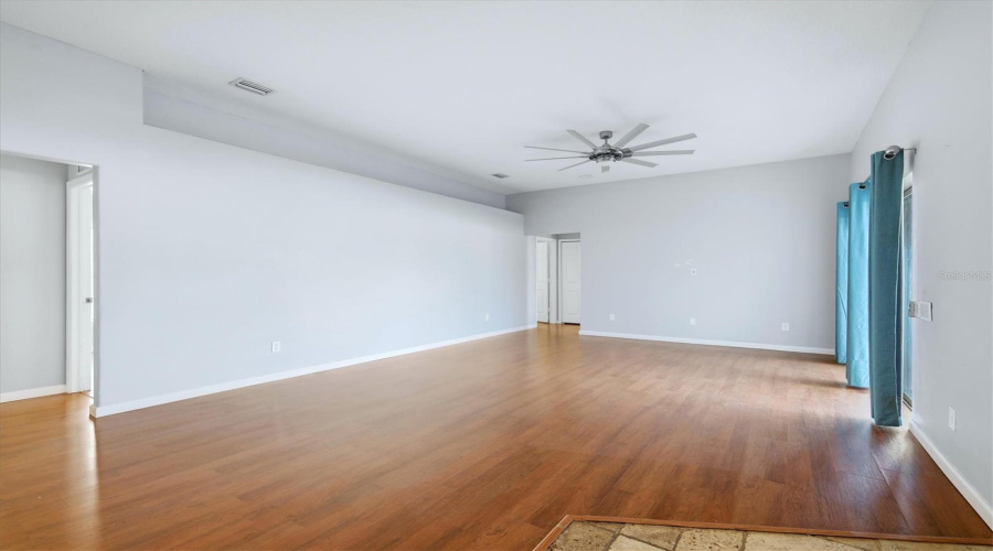 Plant City, Florida 33567, 4 Bedroom Bedrooms, ,3 Bathroombathrooms,Residential,For Sale,Windmill Pointe Dr,0,Mfra4685637