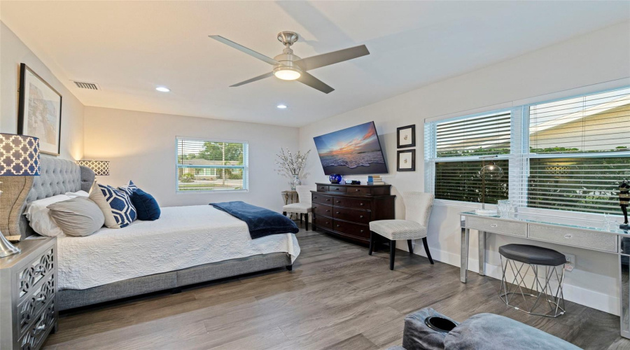 St Petersburg, Florida 33710, 3 Bedroom Bedrooms, ,2 Bathroombathrooms,Residential,For Sale,Park,0,Mfrtb8528599